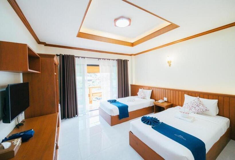 اتاق استاندارد با بالکن, Huen Him Kong Hotel Phrae