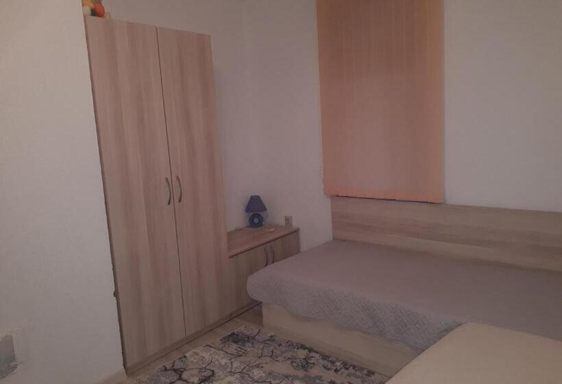 带2个卧室的公寓, къща за гости орфей