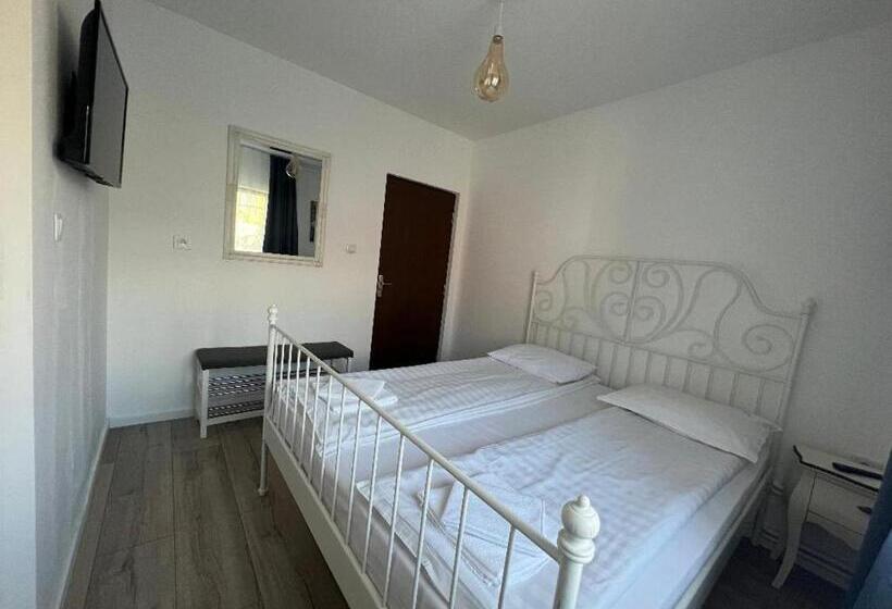ویلای 1 خوابه, Vila Codreanu