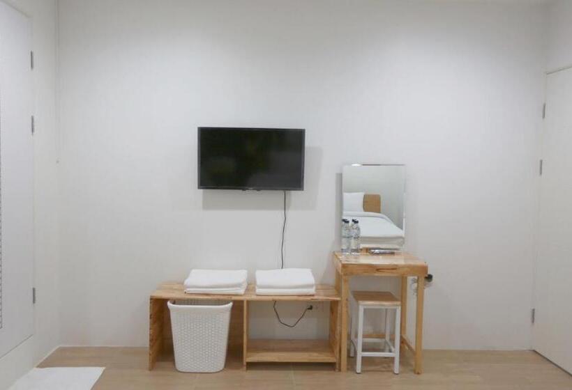 Quarto Familiar Deluxe, Interest Poshtel