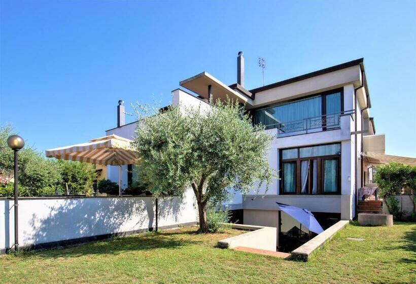 اتاق استاندارد, B&b Villa Apuana