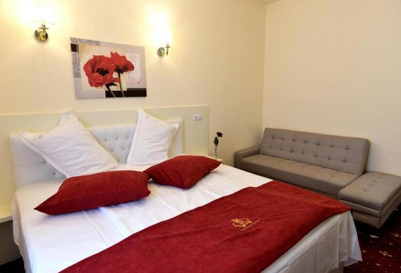 Трехместный Номер Deluxe, Top Royal Central Brasov