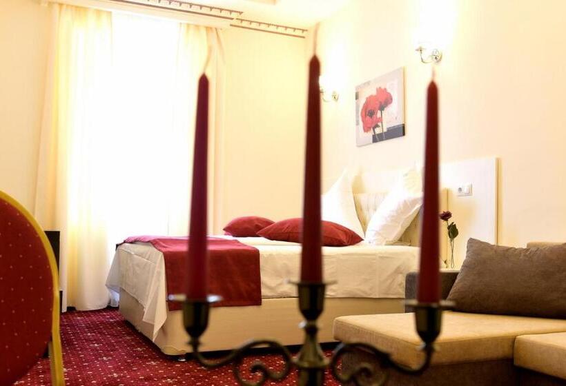 Четырехместный Номер Deluxe, Top Royal Central Brasov