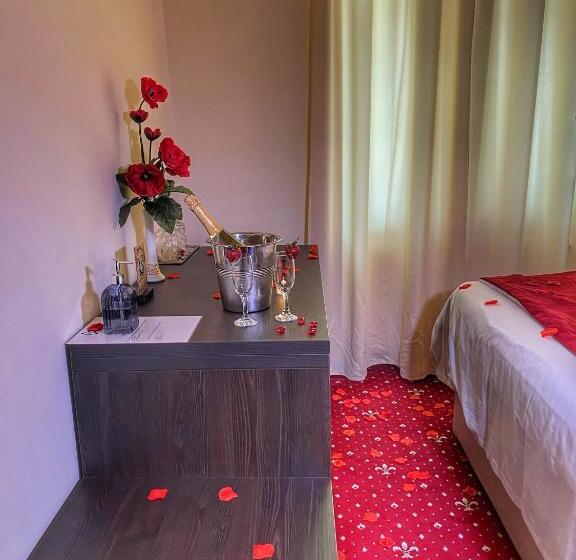 Четырехместный Номер Deluxe, Top Royal Central Brasov