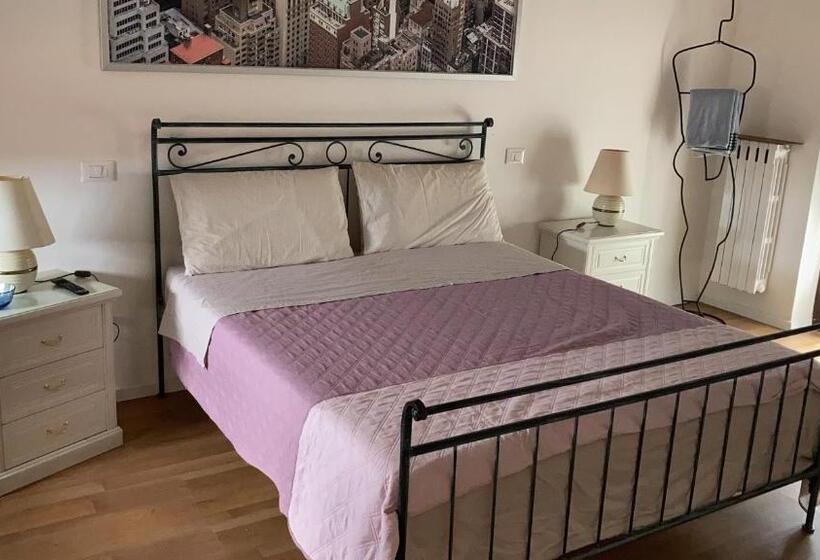 Номер Deluxe, Room Saronno + B&b