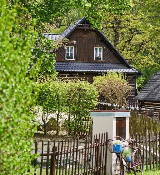 Номер Стандарт Вид на Сад, Penzion U Zběhlíka
