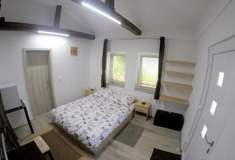 آپارتمان 1 خوابه, The Jungle Apartments And Rooms