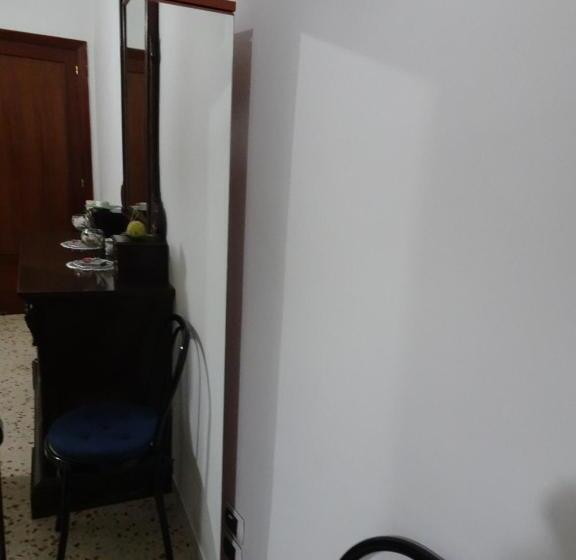 اتاق استاندارد با سرویس بهداشتی مشترک, B&b Dodo