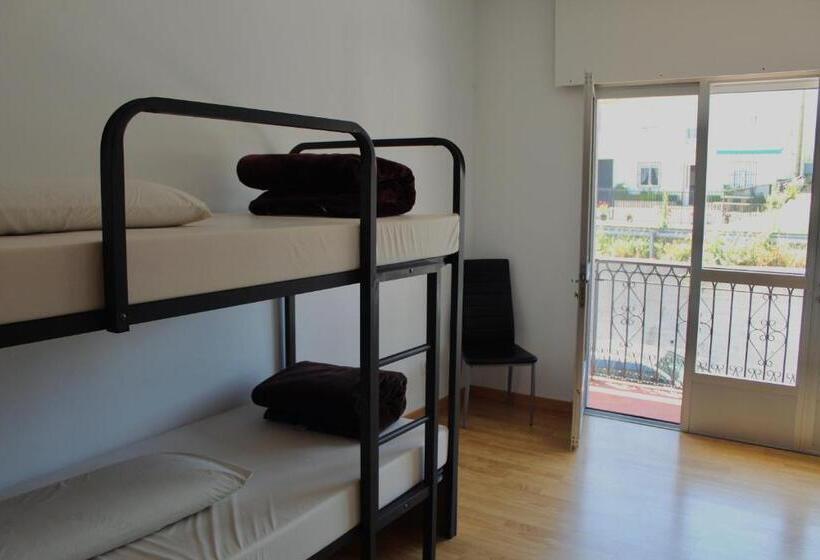 Кровать в Общей Комнате, Albergue Alto Da Pena Exclusive For Pilgrims