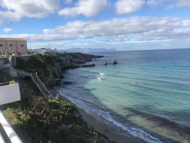 آپارتمان 1 خوابه با تراس, By The Sea