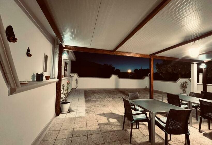 Quarto Triplo Estandar, Camelì Rooms & Holidays