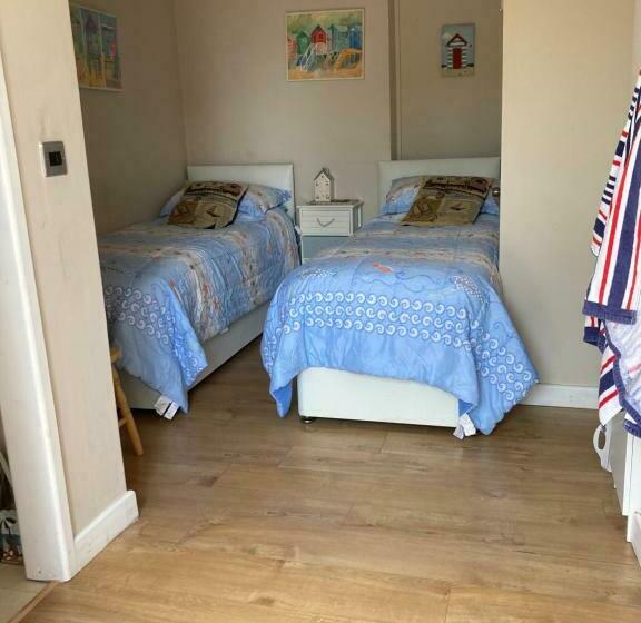 غرفة قياسية مطلّة علي البحر, Cove Cott