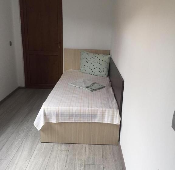 اتاق لوکس خانوادگی, Casa Alle