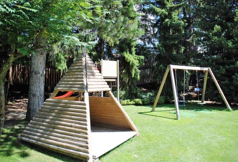 آپارتمان 1 خوابه با چشم‌انداز, Residence Comploj