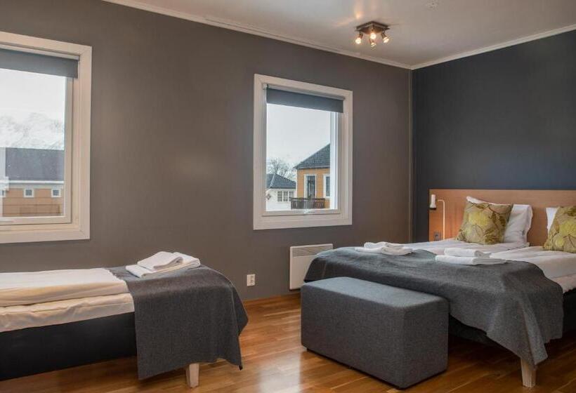 标准三人间, Fast Hotel Svolvær