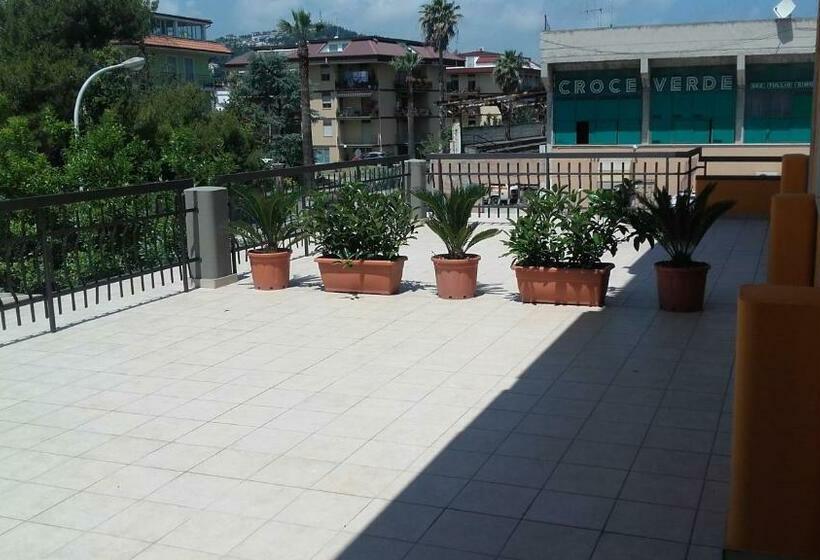 スタンダードトリプルルーム, Hostal Al Porto