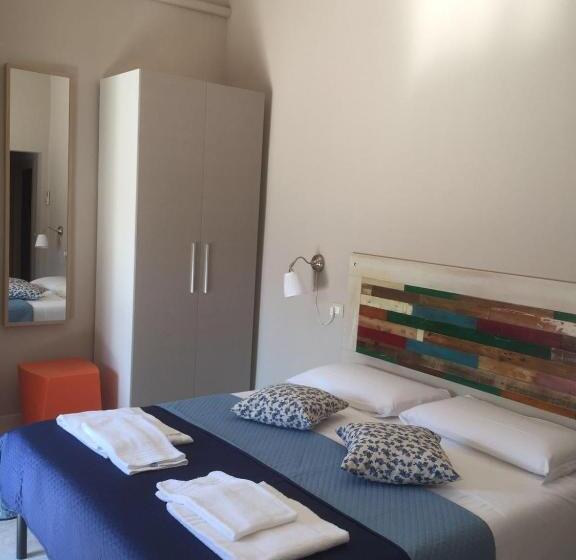 スタンダードトリプルルーム, Hostal Al Porto