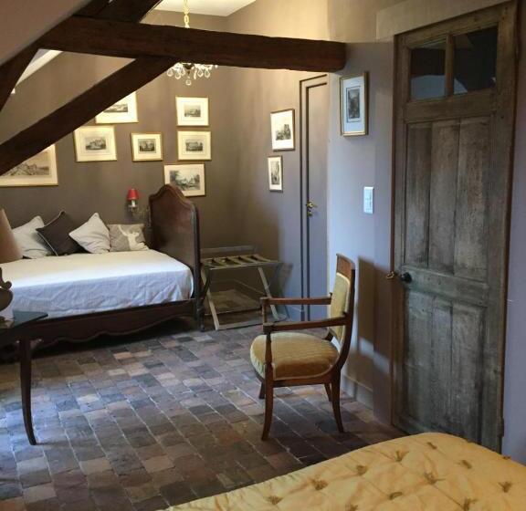 اتاق استاندارد, Au 16 Place Saint Louis