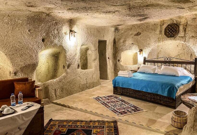 اتاق لوکس, Takunya Cave