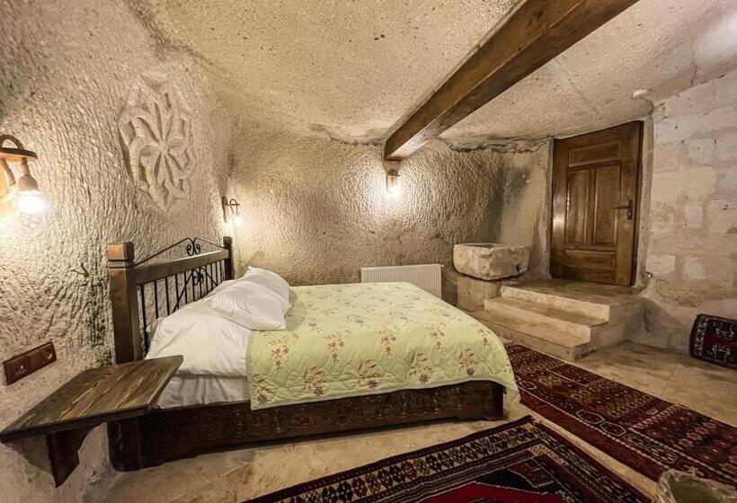 اتاق لوکس, Takunya Cave