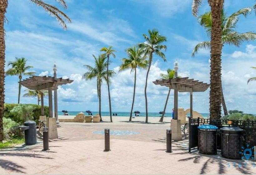 בית, חדר שינה 1, Hot Tub & Rooftop Pool  Near Beach