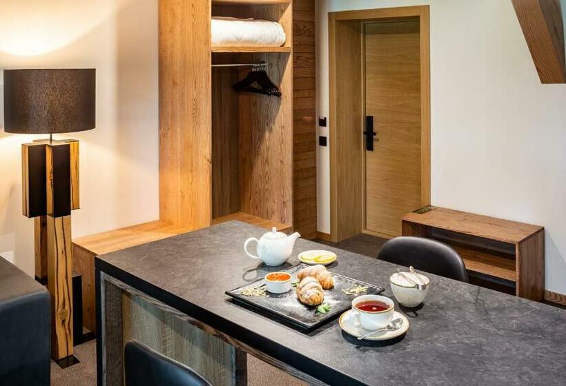 Family Suite, фетрбуш