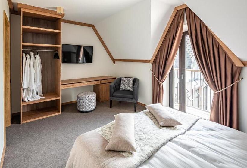 Family Suite, фетрбуш