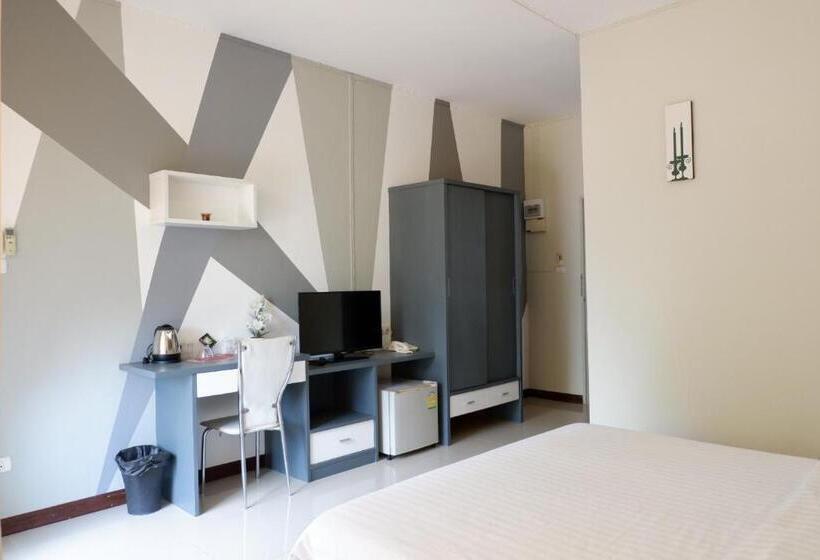 스탠다드 스튜디오, The Icon Service Apartment