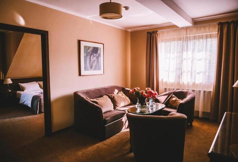 1ベッドルームアパートメント, Forrest Hotel & Restaurant