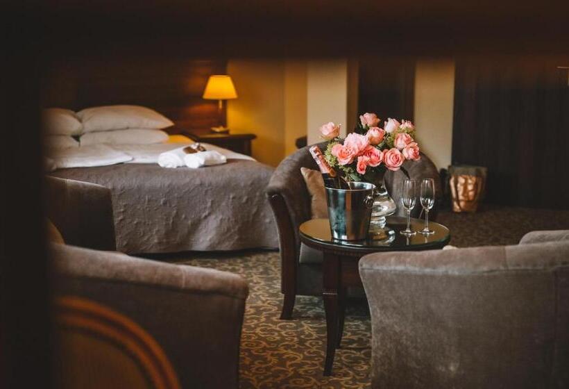 Номер Стандарт, Forrest Hotel & Restaurant