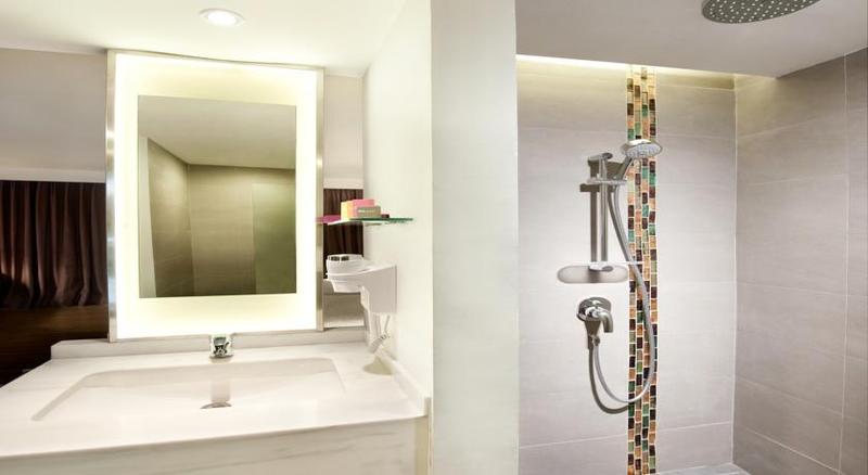 Номер Deluxe, Ibis Styles Jakarta Airport