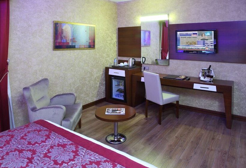 اتاق استاندارد, Senbayrak City