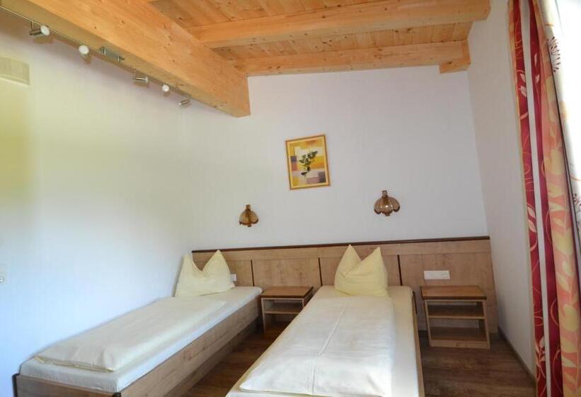 Апартаменты 2 Спальни с Балконом, Jugendhotel Angerhof