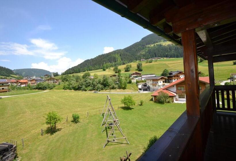 Люкс Семейный 2 Спальни, Jugendhotel Angerhof