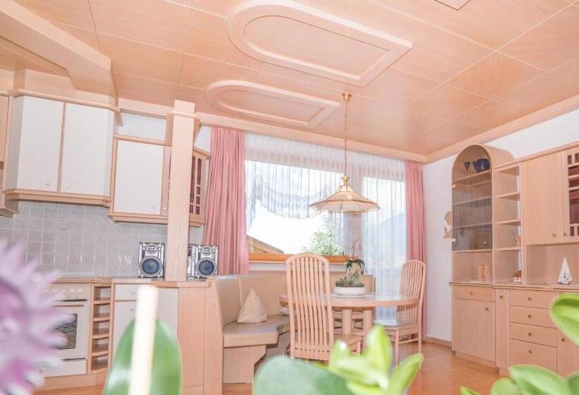 带3个卧室的公寓, Mineralienhotel Natznerhof