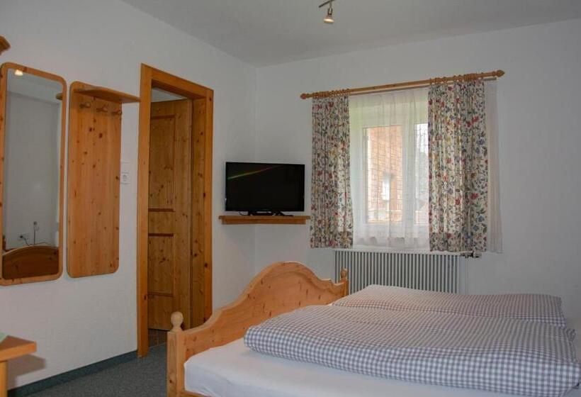 Номер Economy, Gästehaus Familie Gebhard Schädle