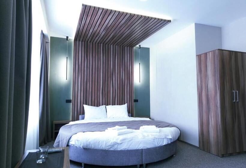 جناح جونيور سوبريور, Art Hotel Palma