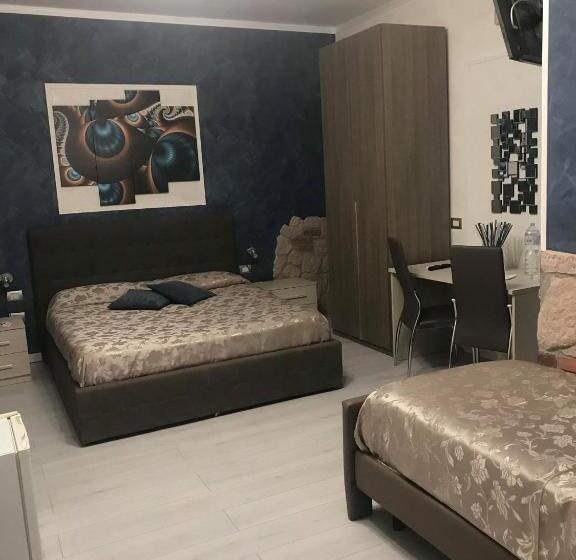 اتاق استاندارد سه تخته با چشم‌انداز باغ, B&b Etna House