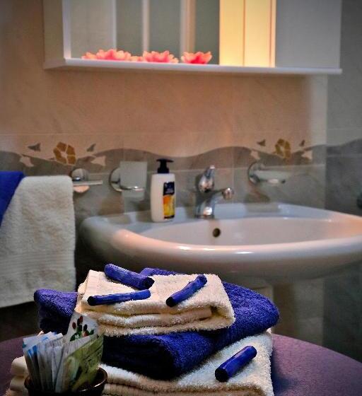 Трехместный Номер Стандарт с Балконом, B&b L Orizzonte