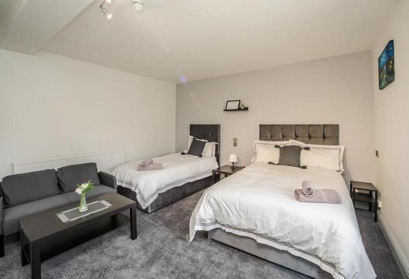Трехместный Номер Deluxe, Huddersfield Central Lodge