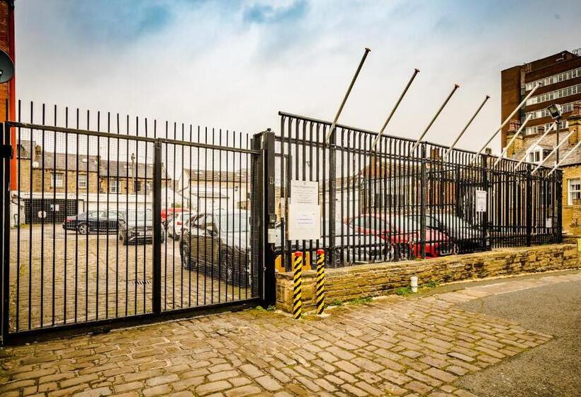 Трехместный Номер Комфорт, Huddersfield Central Lodge