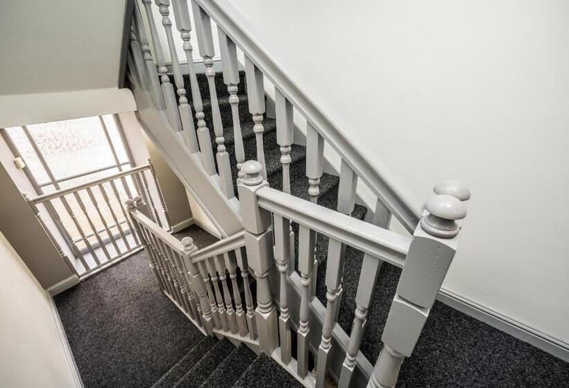 Номер Deluxe, Huddersfield Central Lodge