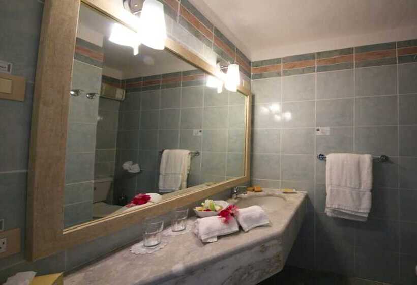 اتاق استاندارد با چشم‌انداز باغ, Ocean Point Beach Resort & Spa Adults Only
