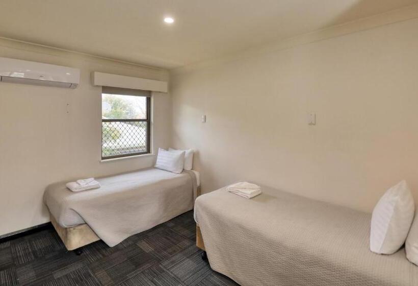 Номер Стандарт Трехместный, The Palms Dubbo