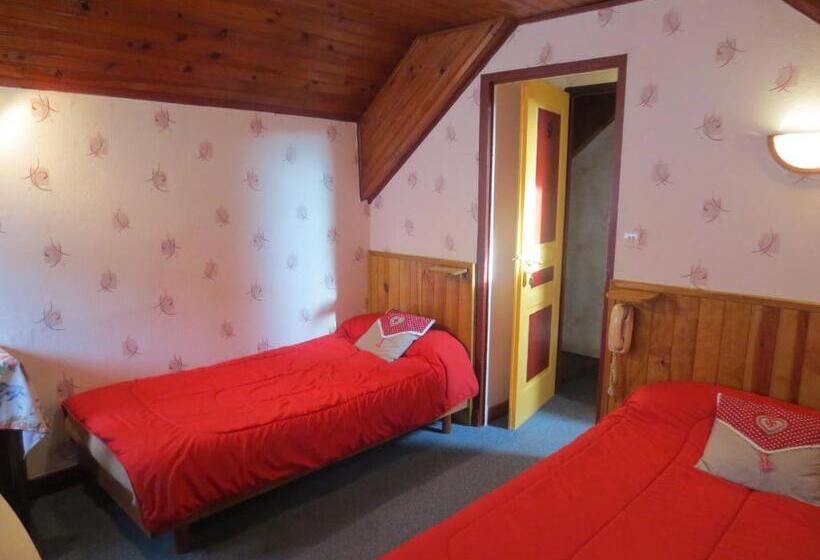 اتاق استاندارد سه نفره, Hôtel Les Deux Cols