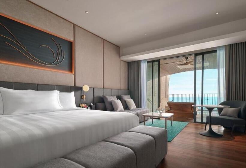 Номер Премиум, Parkroyal Langkawi Resort