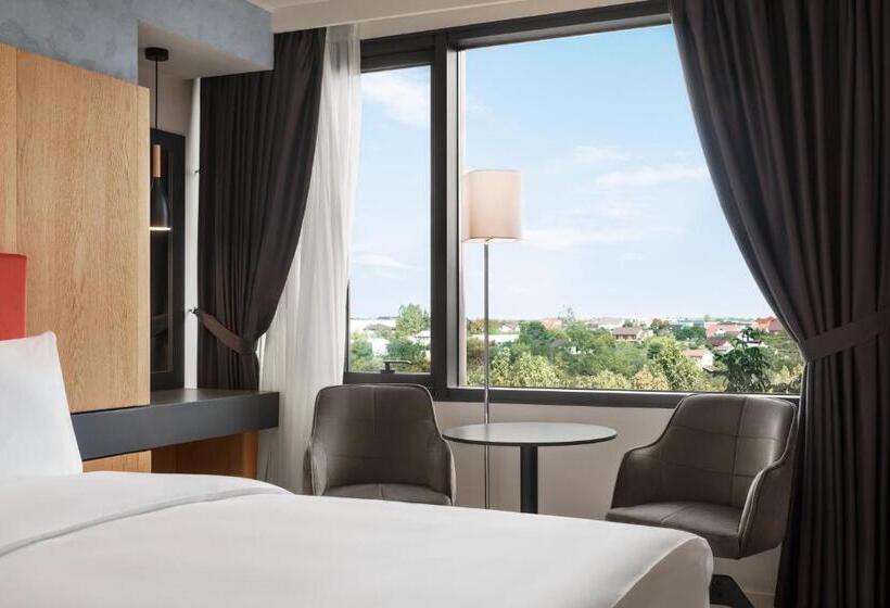 Номер Стандарт Вид на Сад, Ramada By Wyndham Slatina Parc