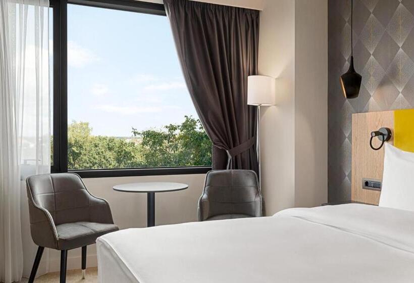 Suite King Bed, Ramada By Wyndham Slatina Parc