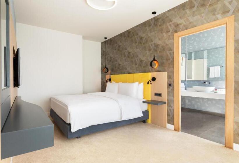 Люкс Executive Кровать Кинг, Ramada By Wyndham Slatina Parc