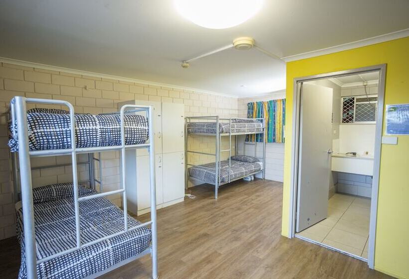 Кровать в Общей Комнате, The Hostel, Airlie Beach